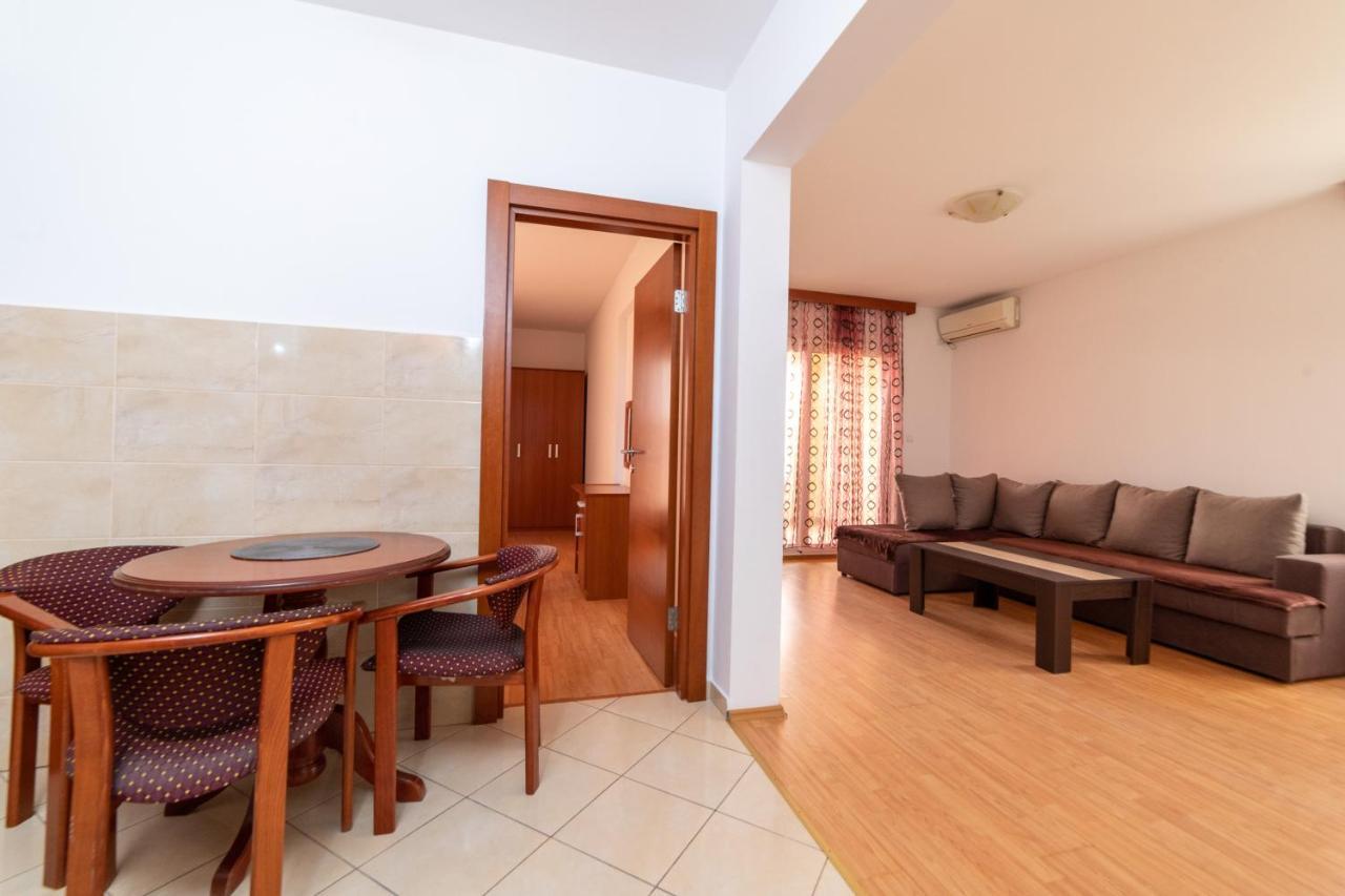 בודווה Apartmani Jovan מראה חיצוני תמונה